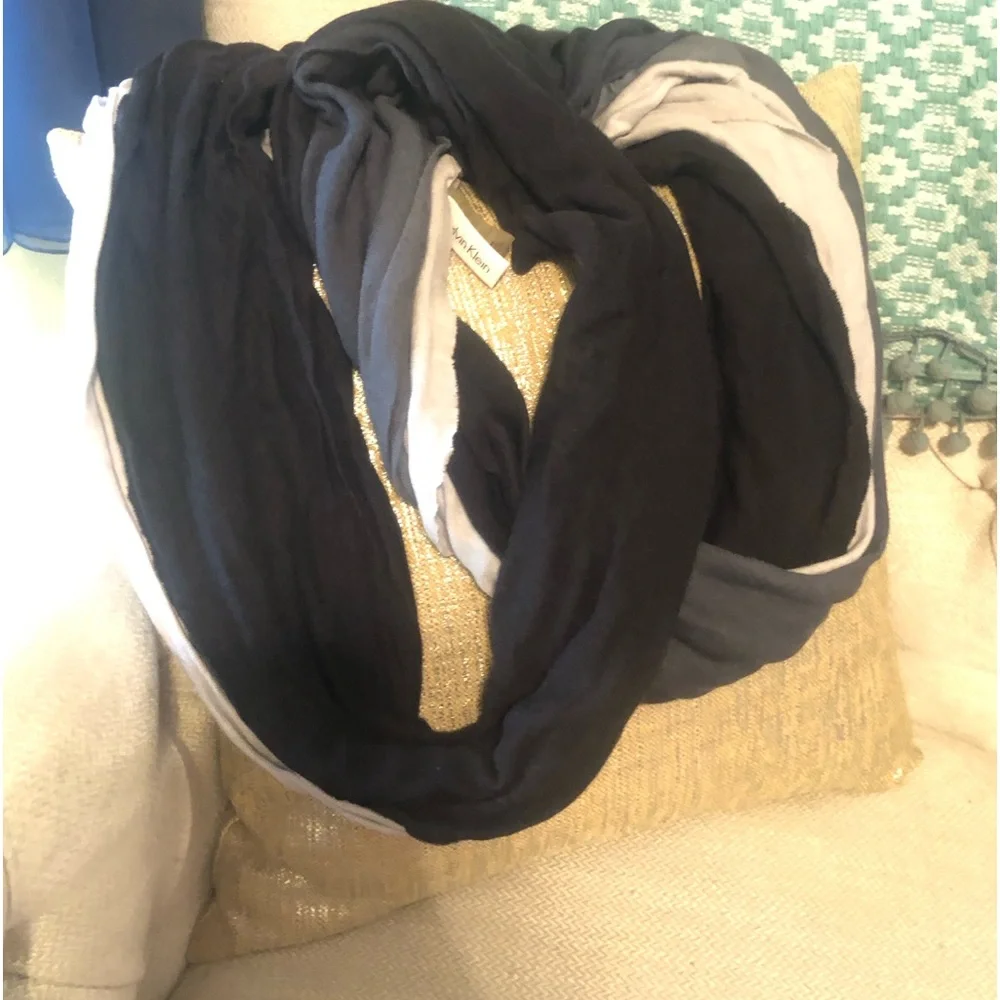 Calvin Klein wrap scarf - Picture 5 of 5